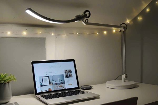 Đèn decor bàn làm việc